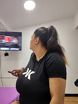 Miss balloonsmila online show from December 19, 2025, 5:48 pm