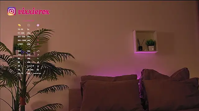 ViXXXiee online show from April 28, 2026, 9:19 pm