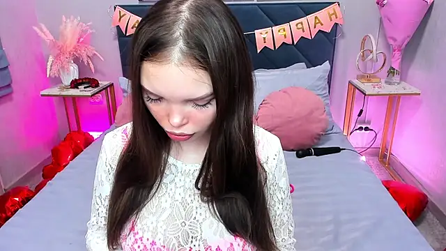 Snapshot of Curvy_Dynamite_ chatting on March 5, 2026, 1:13 am Curvy Dynamite online show from March 5, 2026, 1:13 am