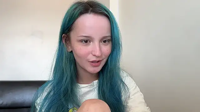 bumble bee online show from January 1, 2025, 6:58 am