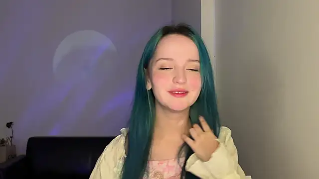 bumble bee online show from January 3, 2025, 1:02 pm