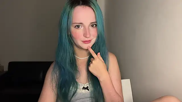 bumble bee online show from February 1, 2025, 12:04 pm