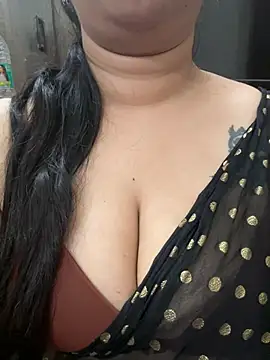 Snapshot of Akhi_Akshaya chatting on January 7, 2025, 10:08 pm Akhi Akshaya online show from January 7, 2025, 10:08 pm