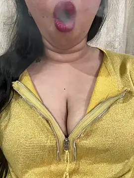 Snapshot of Akhi_Akshaya chatting on January 23, 2025, 8:56 pm Akhi Akshaya online show from January 23, 2025, 8:56 pm