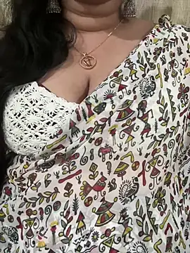 Snapshot of Akhi_Akshaya chatting on February 8, 2025, 6:33 pm Akhi Akshaya online show from February 8, 2025, 6:33 pm