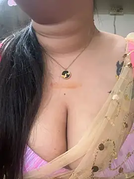 Snapshot of Akhi_Akshaya chatting on December 29, 2024, 11:07 am Akhi Akshaya online show from December 29, 2024, 11:07 am