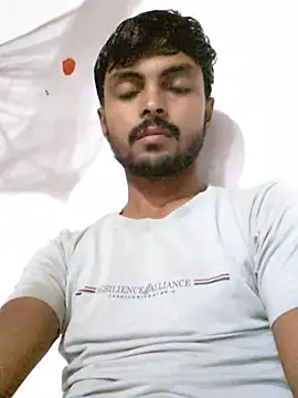 Snapshot of Suraj223kumar chatting on July 25, 2026, 8:00 am Suraj223kumar online show from July 25, 2026, 8:00 am