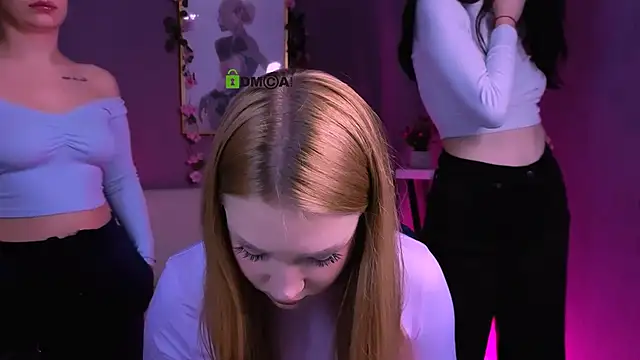 playful sophie online show from December 3, 2025, 8:08 pm