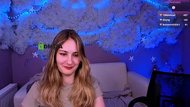 Snapshot of playful_sophie chatting on June 11, 2026, 12:32 am playful sophie online show from June 11, 2026, 12:32 am