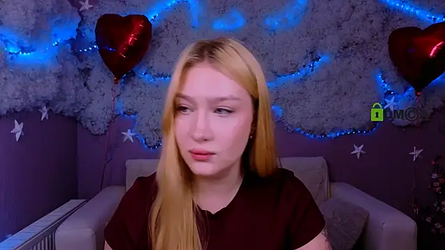 Snapshot of playful_sophie chatting on June 27, 2026, 7:20 pm playful sophie online show from June 27, 2026, 7:20 pm