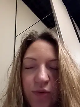 Snapshot of KattyLuuu chatting on February 14, 2026, 8:31 pm KattyLuuu online show from February 14, 2026, 8:31 pm