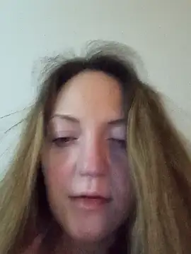 Snapshot of KattyLuuu chatting on March 19, 2026, 8:09 pm KattyLuuu online show from March 19, 2026, 8:09 pm