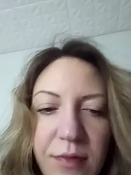 Snapshot of KattyLuuu chatting on February 28, 2026, 8:19 pm KattyLuuu online show from February 28, 2026, 8:19 pm