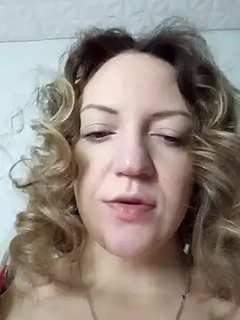 Snapshot of KattyLuuu chatting on February 27, 2026, 8:30 pm KattyLuuu online show from February 27, 2026, 8:30 pm