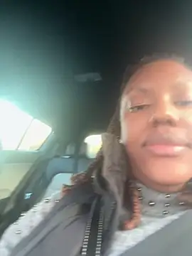 LavenderBuxton online show from February 28, 2025, 4:31 pm