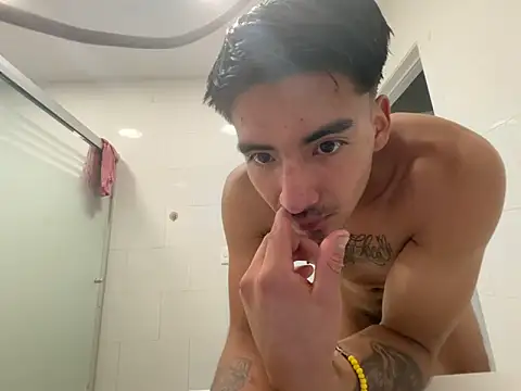 Snapshot of GIOOOO568 chatting on October 24, 2025, 3:49 am GIOOOO568 online show from October 24, 2025, 3:49 am