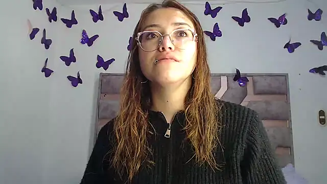 Anny Fox- online show from April 24, 2026, 4:03 am