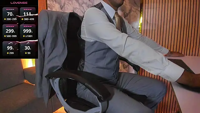 Snapshot of Hideintheoffice chatting on October 15, 2025, 1:48 am Hideintheoffice online show from October 15, 2025, 1:48 am