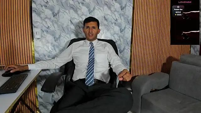 Snapshot of Hideintheoffice chatting on September 11, 2025, 2:44 am Hideintheoffice online show from September 11, 2025, 2:44 am