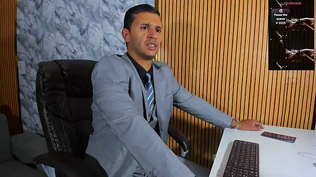 Snapshot of Hideintheoffice chatting on September 25, 2025, 11:11 pm Hideintheoffice online show from September 25, 2025, 11:11 pm