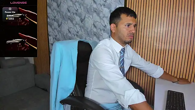 Snapshot of Hideintheoffice chatting on November 21, 2025, 10:58 am Hideintheoffice online show from November 21, 2025, 10:58 am