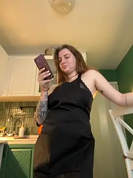 Snapshot of MayaMystic chatting on October 31, 2025, 1:08 pm MayaMystic online show from October 31, 2025, 1:08 pm