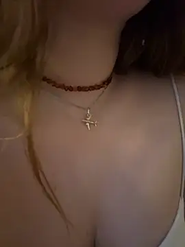 Snapshot of MayaMystic chatting on November 3, 2025, 1:04 pm MayaMystic online show from November 3, 2025, 1:04 pm