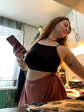 Snapshot of MayaMystic chatting on October 22, 2025, 8:14 am MayaMystic online show from October 22, 2025, 8:14 am