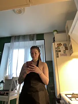 Snapshot of MayaMystic chatting on October 18, 2025, 7:10 am MayaMystic online show from October 18, 2025, 7:10 am