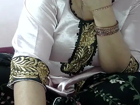 Housewife12 online show from December 22, 2025, 11:21 am