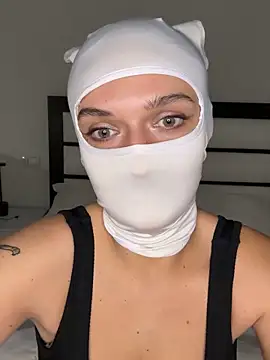 Nikki Hoee online show from October 30, 2025, 6:16 pm