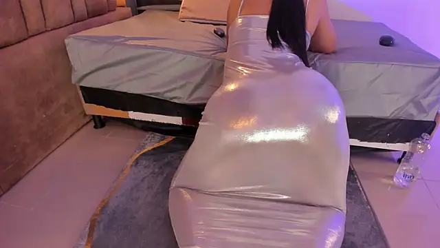 victoriaroyce1 online show from November 30, 2025, 3:46 pm