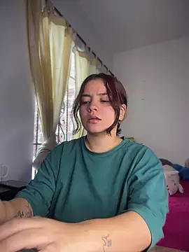 Snapshot of Ema_kraus chatting on May 19, 2026, 8:49 pm Ema kraus online show from May 19, 2026, 8:49 pm
