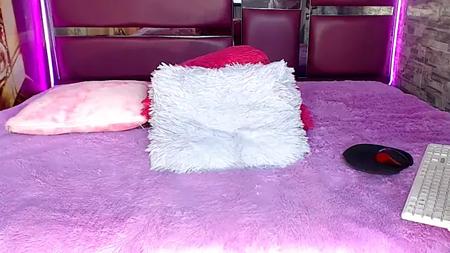 perfectlump online show from February 15, 2025, 2:11 pm