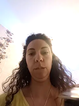 Snapshot of naughty69curls chatting on November 7, 2025, 6:45 pm naughty69curls online show from November 7, 2025, 6:45 pm