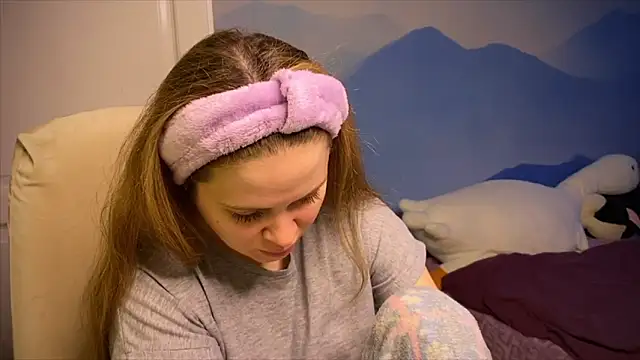 IlonaMurf online show from October 27, 2025, 7:31 am