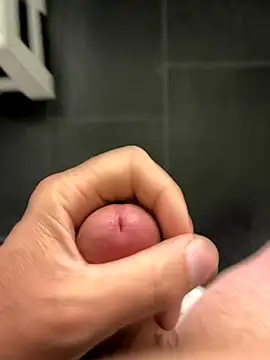 Snapshot of mikiss789 chatting on October 15, 2025, 4:00 am mikiss789 online show from October 15, 2025, 4:00 am