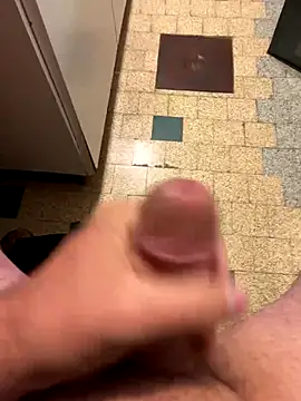 Snapshot of mikiss789 chatting on November 5, 2025, 3:42 am mikiss789 online show from November 5, 2025, 3:42 am