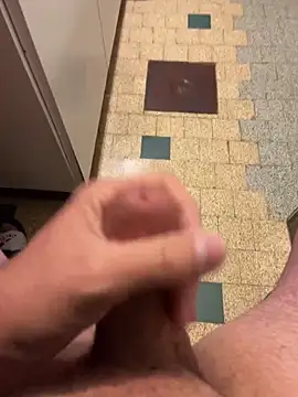 Snapshot of mikiss789 chatting on November 9, 2025, 5:44 am mikiss789 online show from November 9, 2025, 5:44 am