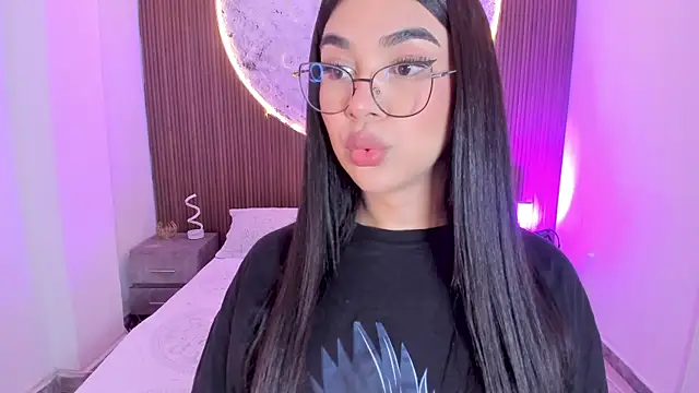 RoseCassie online show from July 15, 2026, 1:18 pm