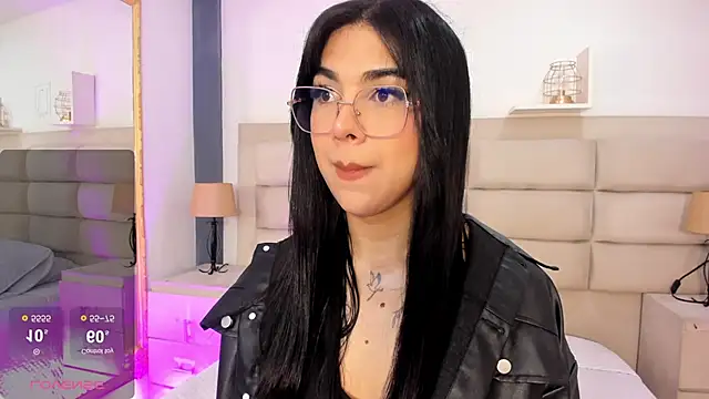 Snapshot of RoseCassie chatting on October 23, 2025, 12:59 pm RoseCassie online show from October 23, 2025, 12:59 pm