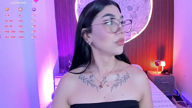 RoseCassie online show from June 18, 2026, 2:00 pm