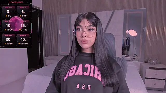 Snapshot of RoseCassie chatting on November 5, 2025, 1:36 pm RoseCassie online show from November 5, 2025, 1:36 pm