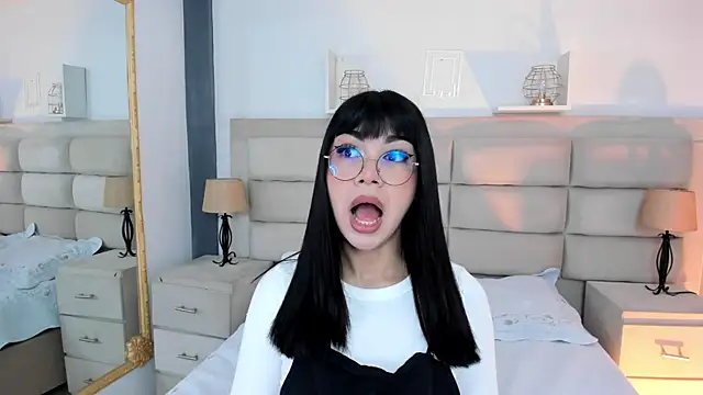 RoseCassie online show from March 5, 2025, 12:44 pm