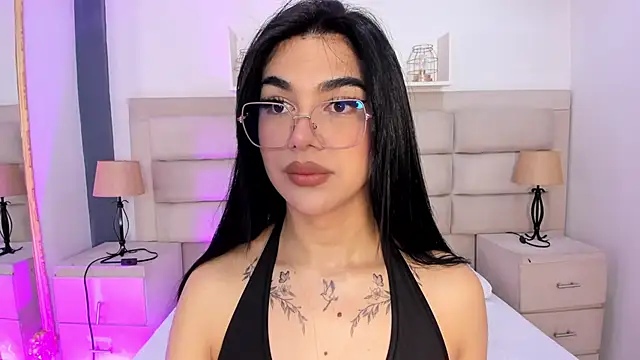 Snapshot of RoseCassie chatting on October 9, 2025, 1:44 pm RoseCassie online show from October 9, 2025, 1:44 pm