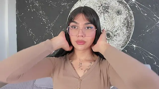 Snapshot of RoseCassie chatting on November 18, 2025, 2:53 pm RoseCassie online show from November 18, 2025, 2:53 pm