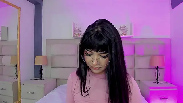 RoseCassie online show from February 26, 2025, 4:49 pm