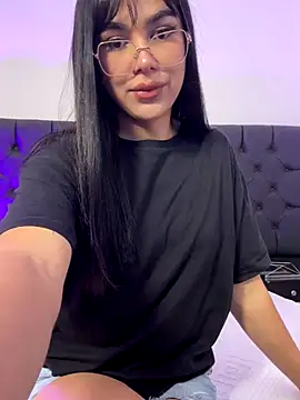 Snapshot of RoseCassie chatting on November 7, 2025, 1:04 pm RoseCassie online show from November 7, 2025, 1:04 pm