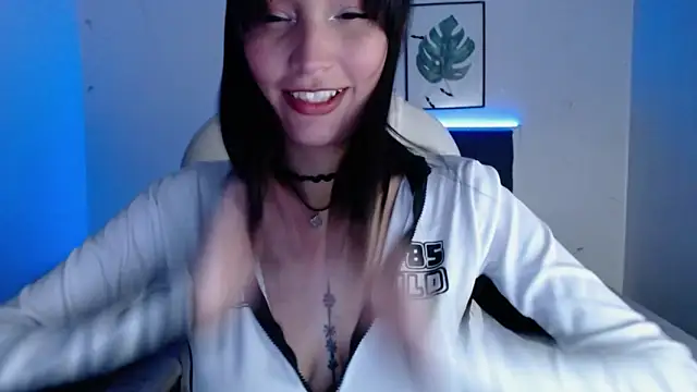 Snapshot of mia_collens chatting on December 13, 2025, 11:00 pm mia collens online show from December 13, 2025, 11:00 pm