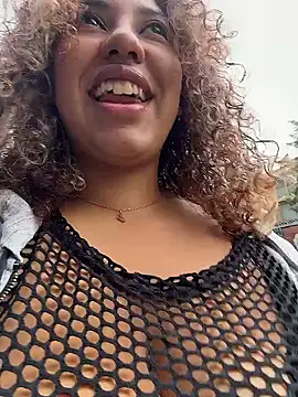 lauraltt online show from January 12, 2026, 7:42 pm